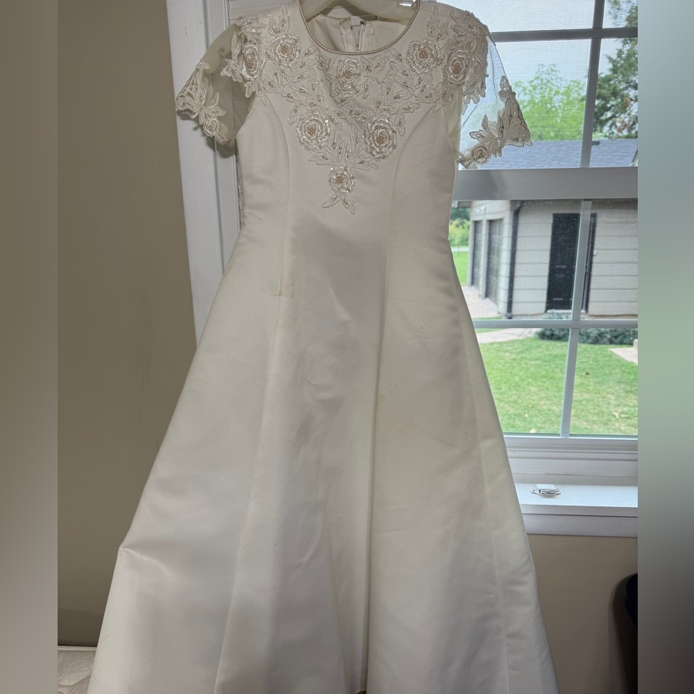 Elegant White Lace Kids Dress
